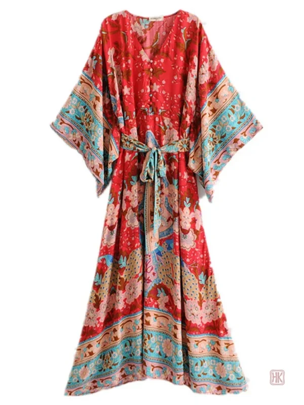 Robe légère Boho avec motifs colorés sur fond rouge