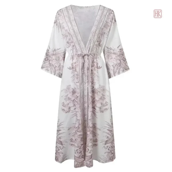 Style kimono beige avec des boutons décoratifs