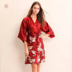 Robe kimono rouge à manches courtes pour un look décontracté