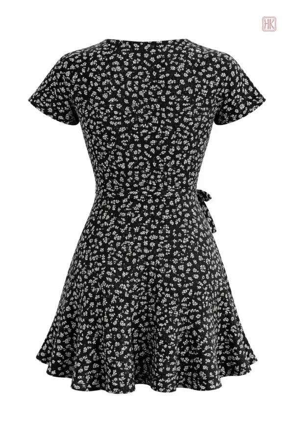 Vêtements d'été : robe kimono à volants pour un look frais