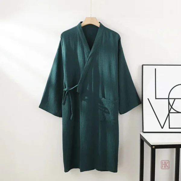 Robe kimono infusée de style, idéale pour les journées relaxantes
