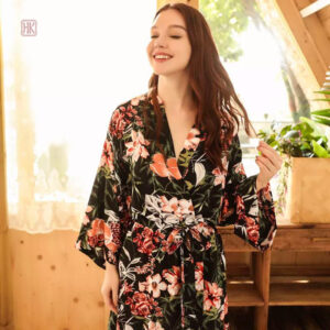 Robe kimono avec motifs floraux colorés