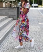 Robe kimono avec fleurs multicolores élégantes