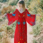 Robe kimono brodée élégante