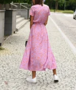 Robe kimono avec motifs floraux en rose