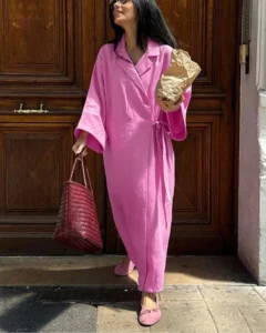 Robe rose fluide en style kimono pour l'été