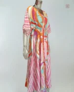 Vêtement kimono féminin, couleur rose pastel