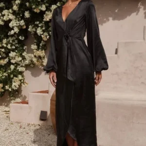 Robe Kimono Noire en Satin