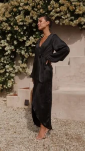 Robe Satinée Noire Style Kimono