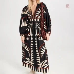 Robe kimono noire au style rétro