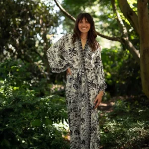 Robe kimono en soie élégante et fluide