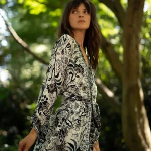 Robe kimono en soie pour un style chic