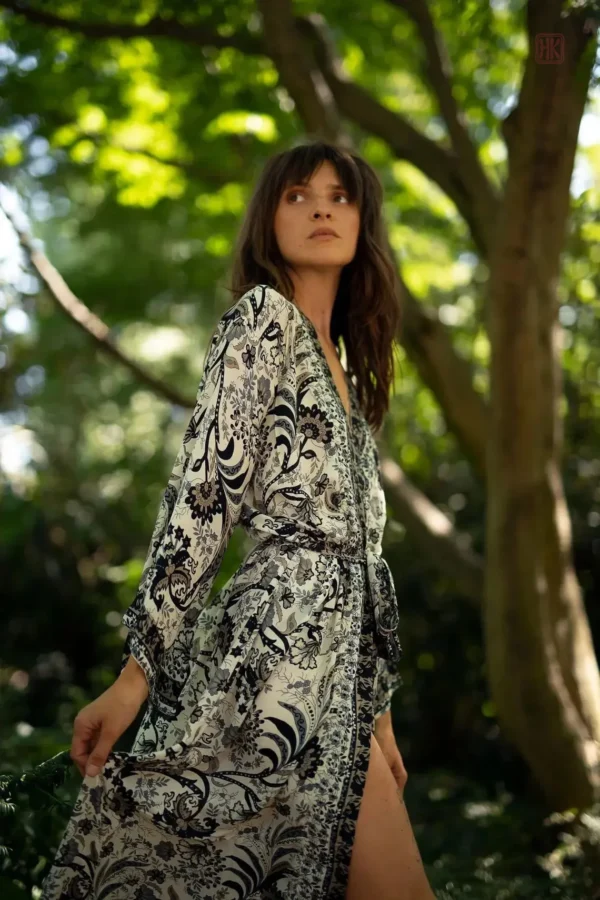 Robe kimono en soie pour un style chic