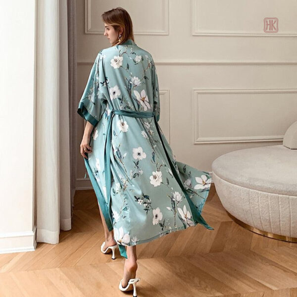 Modèle de robe kimono vert chic