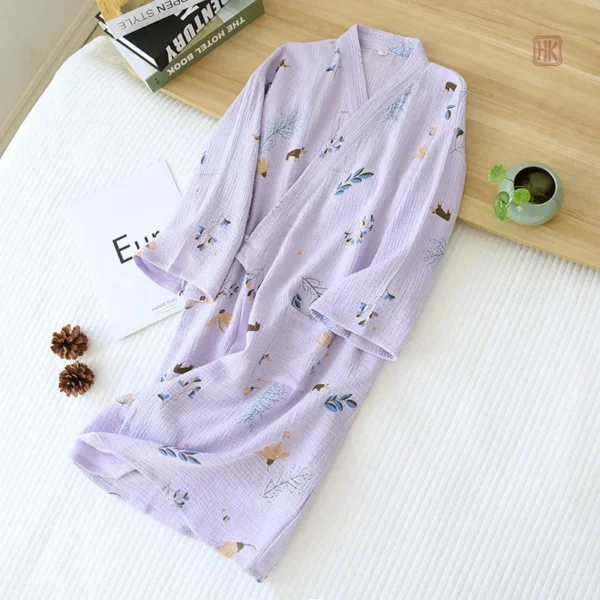 Robe pyjama chic en crêpe, style kimono
