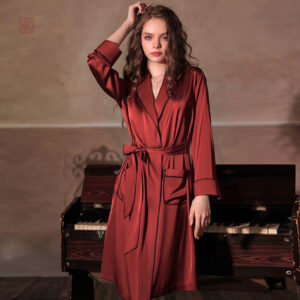 Robe Kimono en bordeaux, style fluide et moderne