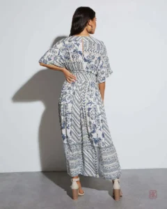 Robe fluide au style kimono, chic et décontractée