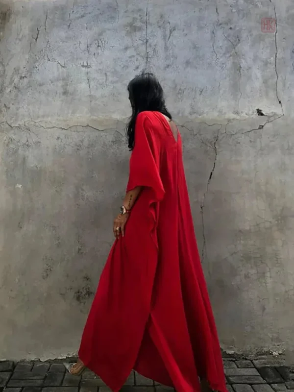 Robe boho avec des lignes épurées, parfaite pour toutes occasions
