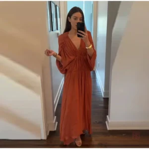 Vêtement féminin au style kimono avec manches larges