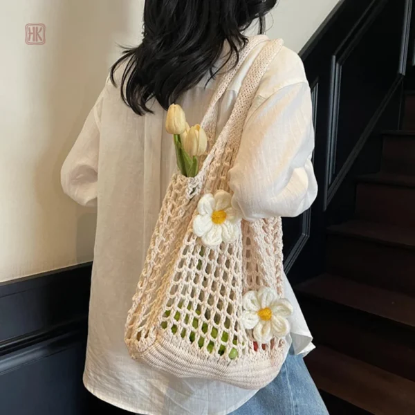 sac-de-plage-fourre-tour-a-fleurs-1 Sac de Plage Fleurs, accessoire tendance pour femme