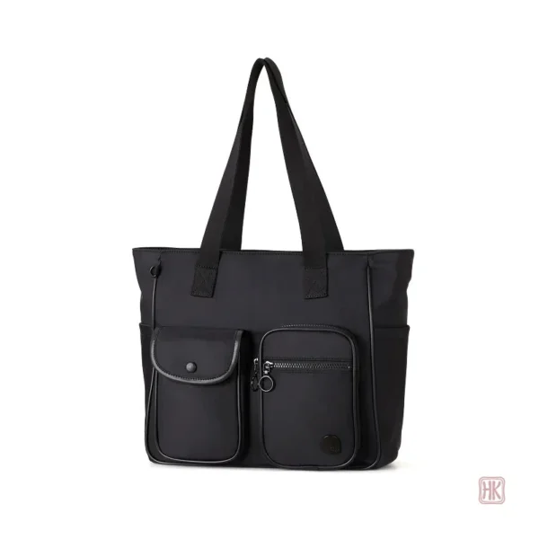 Accessoire féminin au design minimaliste et spacieux