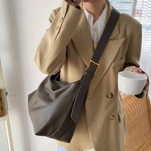 sac-porte-epaule-minimaliste-1 Sac porté épaule minimaliste pour femme tendance