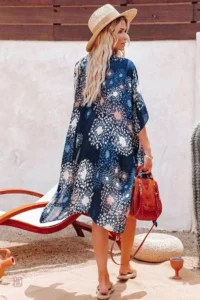 Veste kimono femme en bleu, idéale pour un style décontracté