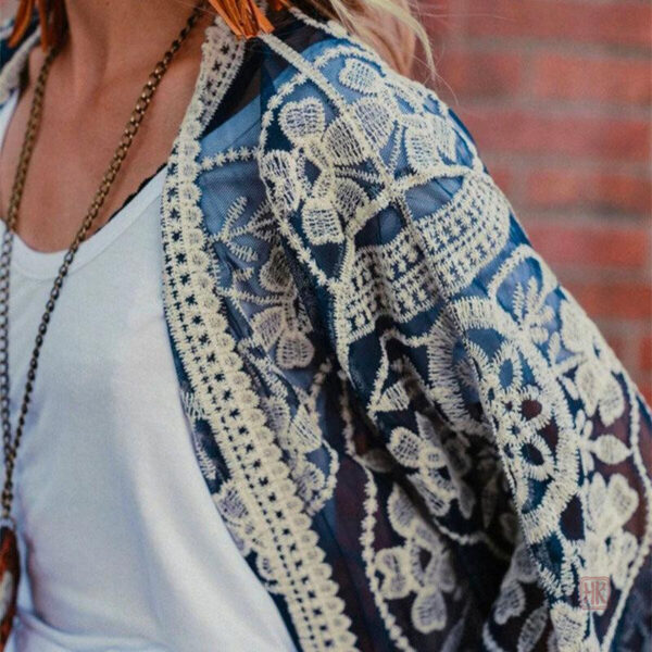Kimono en dentelle, parfait pour une tenue légère et chic
