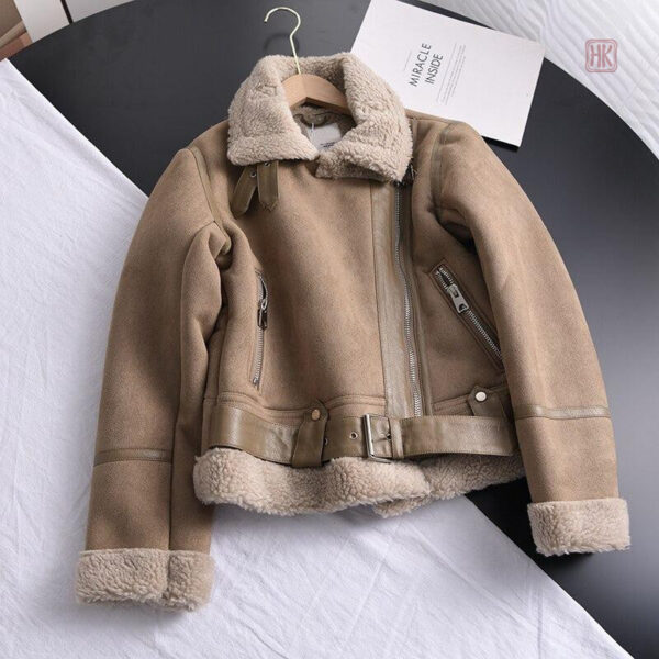 veste-en-cuir-avec-fourrure-1 Veste en cuir femme avec fourrure élégante