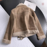 Manteau kimono en cuir, style chic et confortable