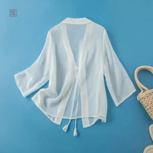 Kimono féminin blanc idéal pour les journées d'été