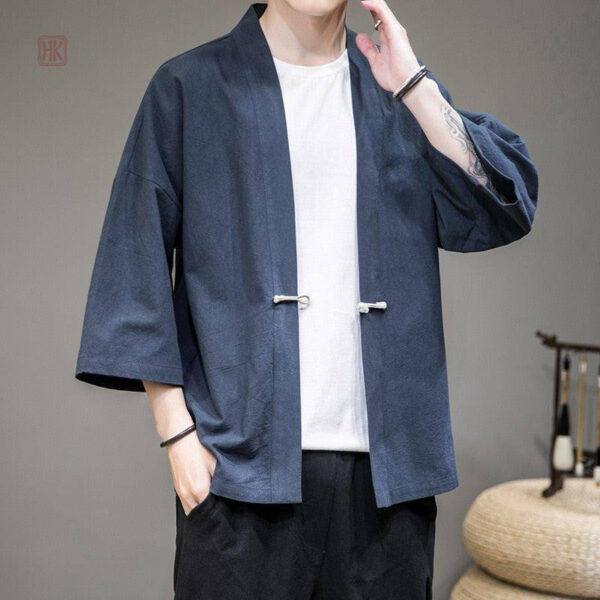 veste-kimono-bleu-marine-homme-1 Veste kimono bleu marine pour homme, élégante et confortable