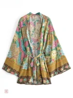 Kimono léger avec motifs bohèmes pour un look décontracté