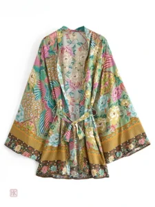 Kimono léger avec motifs bohèmes pour un look décontracté