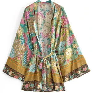 Kimono léger avec motifs bohèmes pour un look décontracté