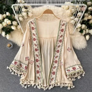 Veste kimono femme avec broderies et franges stylées