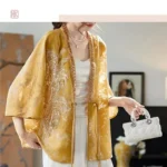 Kimono élégant avec perles décoratives
