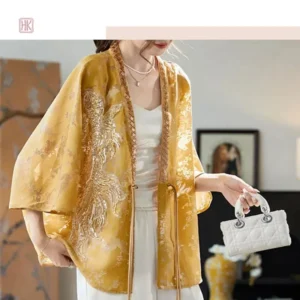 Kimono élégant avec perles décoratives