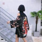 Veste kimono femme en rouge avec design dragon