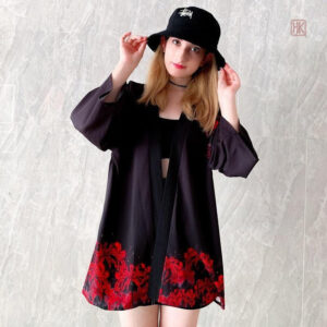 Veste kimono féminine avec motif moderne, idéale pour le printemps