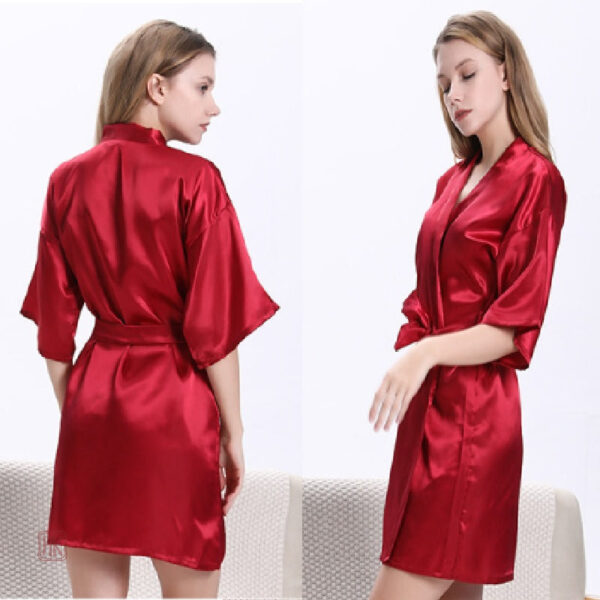 Veste kimono rouge à manches larges pour un style chic