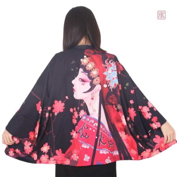 Kimono Geisha avec motifs floraux