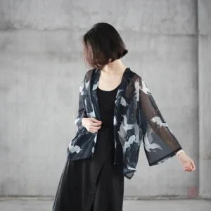 Veste légère en tissu transparent avec motifs de grues
