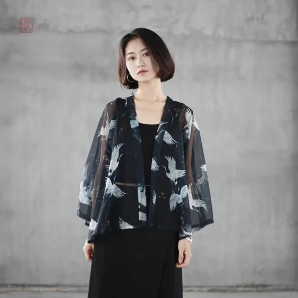 Kimono femme élégant avec design de grues délicates