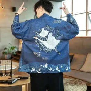 Veste kimono homme bleue avec motifs de grues