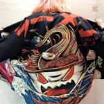 Veste kimono femme au design ramen japonais