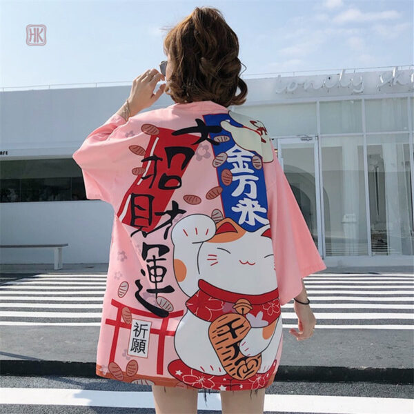 Kimono japonais rose pour un look moderne