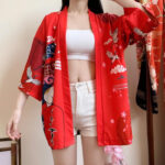 Veste kimono féminine au design traditionnel japonais