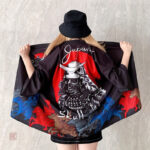 Kimono féminin avec motif de skull, style japonais