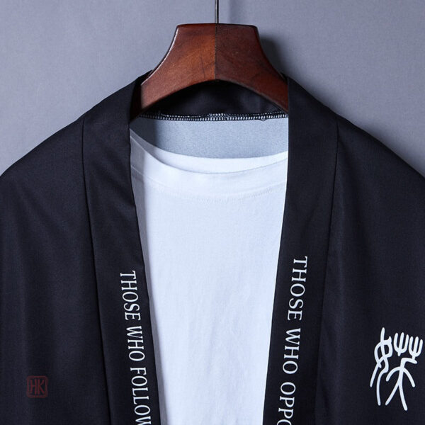 Kimono noir pour homme, parfait pour toutes occasions